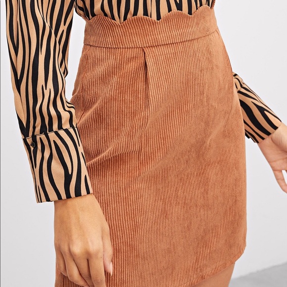 Scalloped Waist Corduroy Skirt - Picture 3 of 3